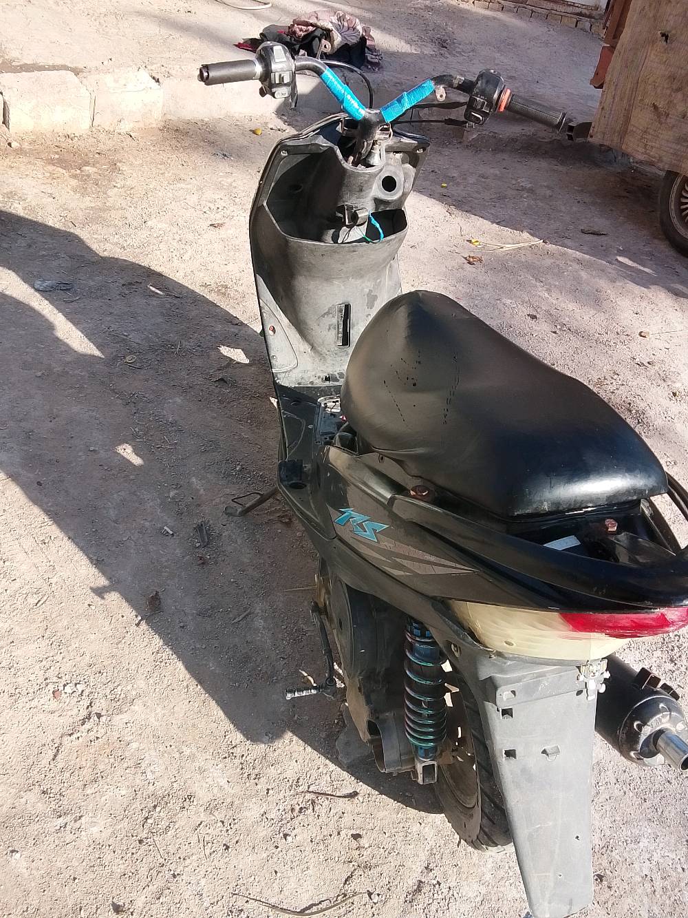 دراجه ماكس عدله بوشه 49 شغاله عوزها بس .كور. كفرات ختم واحد شاصي نضيف محرك نضيف دبلات رياضيه وصالنصه FM السعر 250 ألف وبيها مجال المكان كربلاء قرب ألامام عون لاستفسار راسلني واتساب