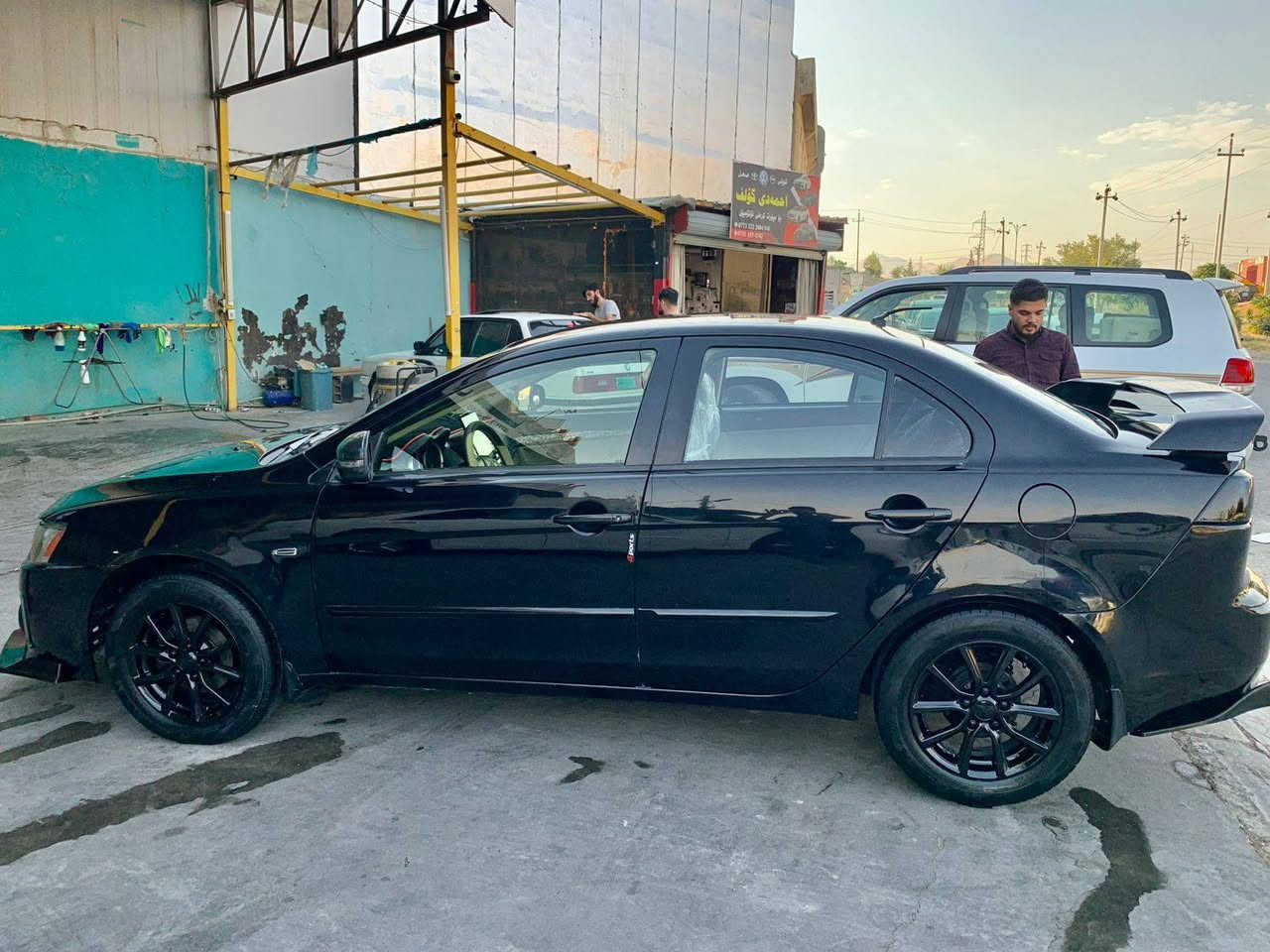 خلیجی مەکینە گەورە 2015 بەس بۆنیت وچەمەلەغی بۆیاخە ناوەوەی نییە سەنەوی دوو ساڵی ماوە سعری 112 ... *********** السليمانية, العراق
