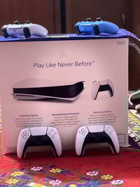 السعر 850  الملحقات : 4 جويستك اصلي   6 اقراص   واتساب فقط : 078765554...