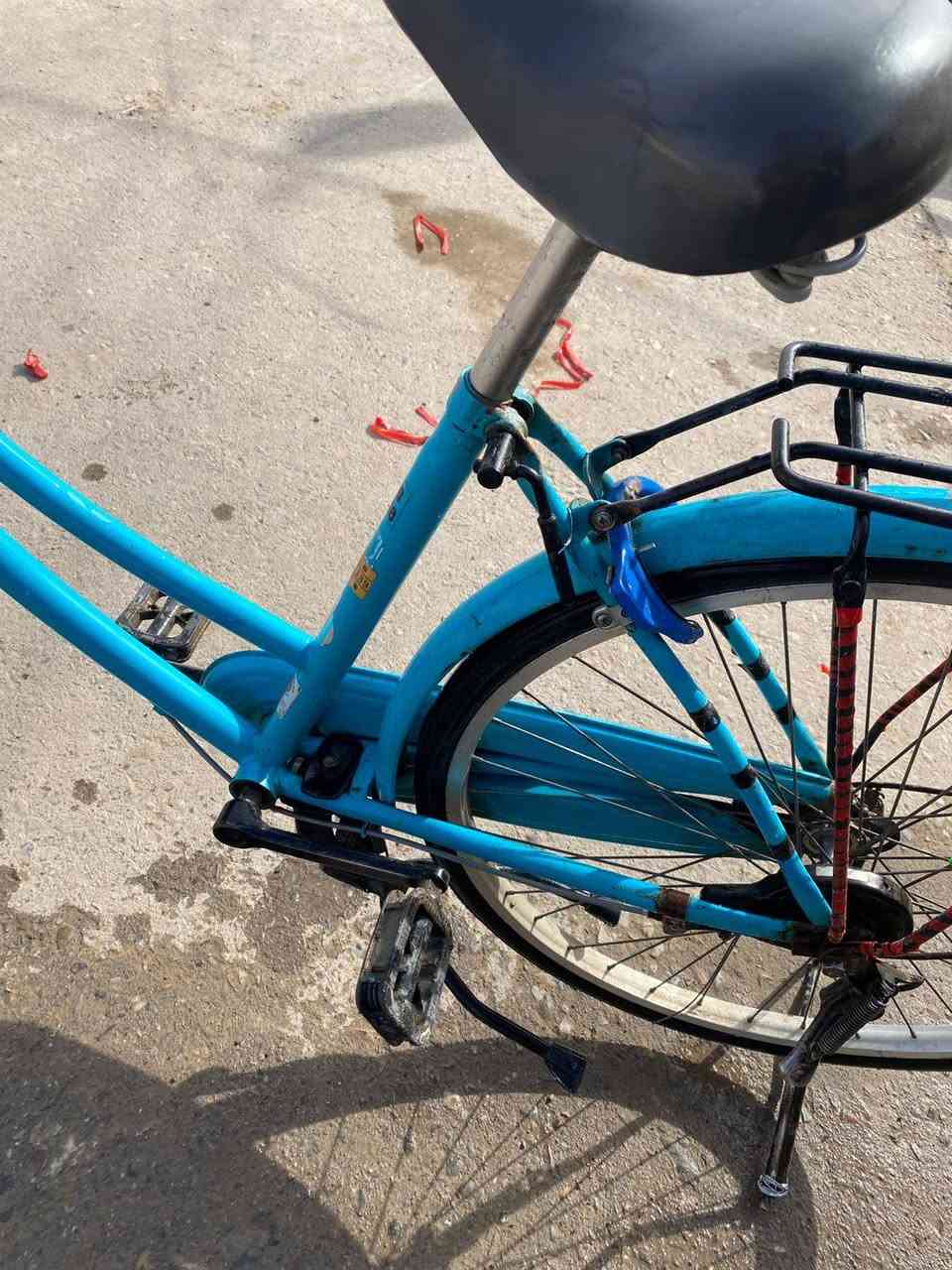 السلام عليكم البيع باسكل موزه حجم 26 يابني شرط تايرات وجوابه جديد لون مميز بريك بل مكان سعر ٥٥ وبيها مجال بسيط العنوان تكريت القادسية شارع ابو عقرب حجز ماحجز *********** مستعجل على بيعته
