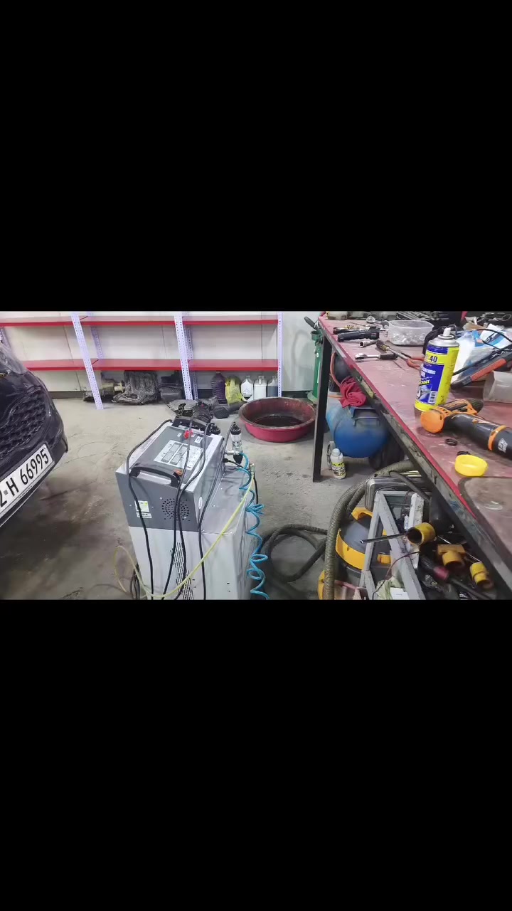 تحب سيارتك وتريدها  ترجع مثل استلامها من الشركة ما الك الا مركز اياد لادامة محركات السيارات حيث نقوم بالادامة الشامله الكاملة و كما موضح ادناه  .
 
الصيانة والادامة الشاملة لدى مركز اياد لادامة محركات السيارات  تشمل مايلي  ؛-
فحص السيارة بجهاز السكانر 
تنظيف الچويتر 
تنظيف الدكشن البارد 
تنظيف مدخل الهواء
والبنزين والولفات بواسطة جهاز قشور الجوز 
 فحص و تنظيف حساسات المحرك 
فحص وتنظيف البلكات 
فحص وتنظيف النوزلات 
فحص المجاول

٤ سلندر ٥٠ الف ٦ سلندر ٧٥ الف ٨ سلندر ١٠٠ بغداد   العنوان البياع شارع المحكمة مجاور قاعة اسطنبول ***********
