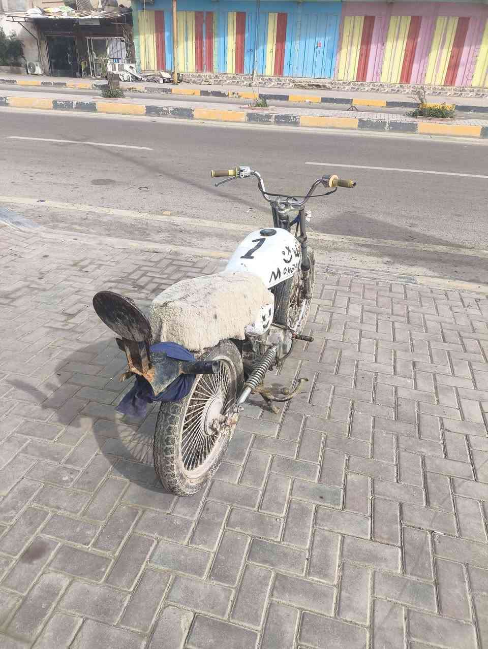 سلام عليكم ايراني حربي يرادله بس تجفيت الكور ماله موجود كابريتر موجوده صالنصه موجوده الماطور ابيع كوم حديد تحمل وتروح ب 75 وبي مجال بسيط عنواني بلد الرقم *********** أو خاص
