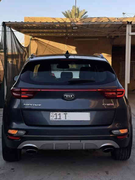 السلام عليكم كيا سبورتج وارد أمريكي موديل2020 SX اعلى فئة الأخير 
سيارة بيها ثلاث قطع صبغ الباقي كفالة

بانو راما 
داخل جلد
بصمة + بصمة أبواب 
تبريد قطعتين 
كاربلي 
مودات قياده متعدده 
فول تحكم ستيرن 
كشن كهرباء 
تدفئه كشنات مع الستيرن 
شاحن واير ليس
رادارات
خزن ميموري 
اوتو هولد 
جنطة كهرباء 
السعر 165 وبيها مجال 
مكاني بغداد الشعلة 
***********
