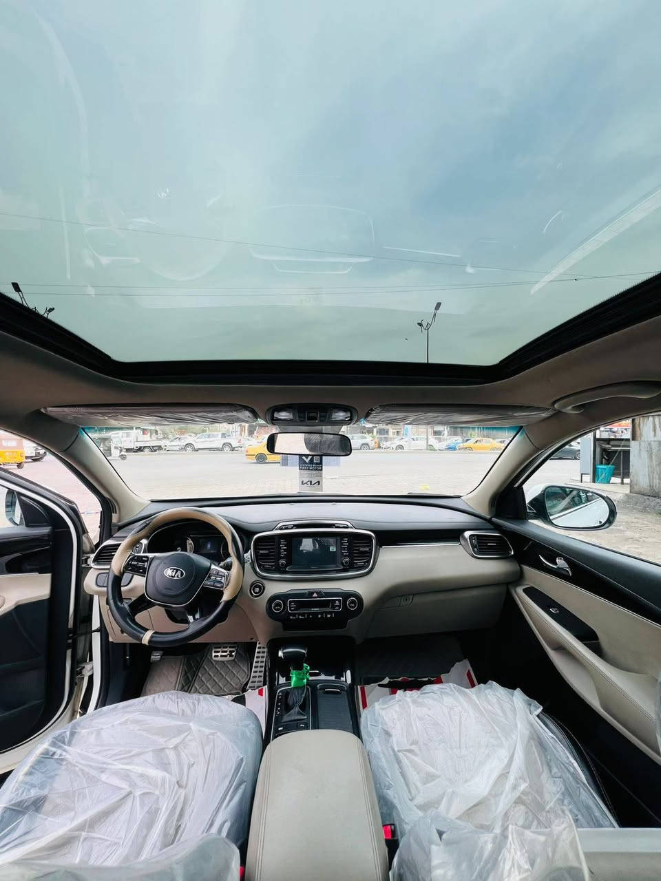 سلام عليكم سورنتو خليجي 2019 شكل 20 ماشيه 92 الف سونر موجود بل صور سياره نضيفه وحلو مواصفات
1 بونرامه 
2 جنطه كهرباء 
3تحكم كشنات كهرباء 
4 لايت زنون عالي ناصي 
5 تواسات علامة سورنتو 
6 نظام ترحيب 
هواي مواصفات 
6 سلندر السعر خاص 
العنوان بغداد 
***********
