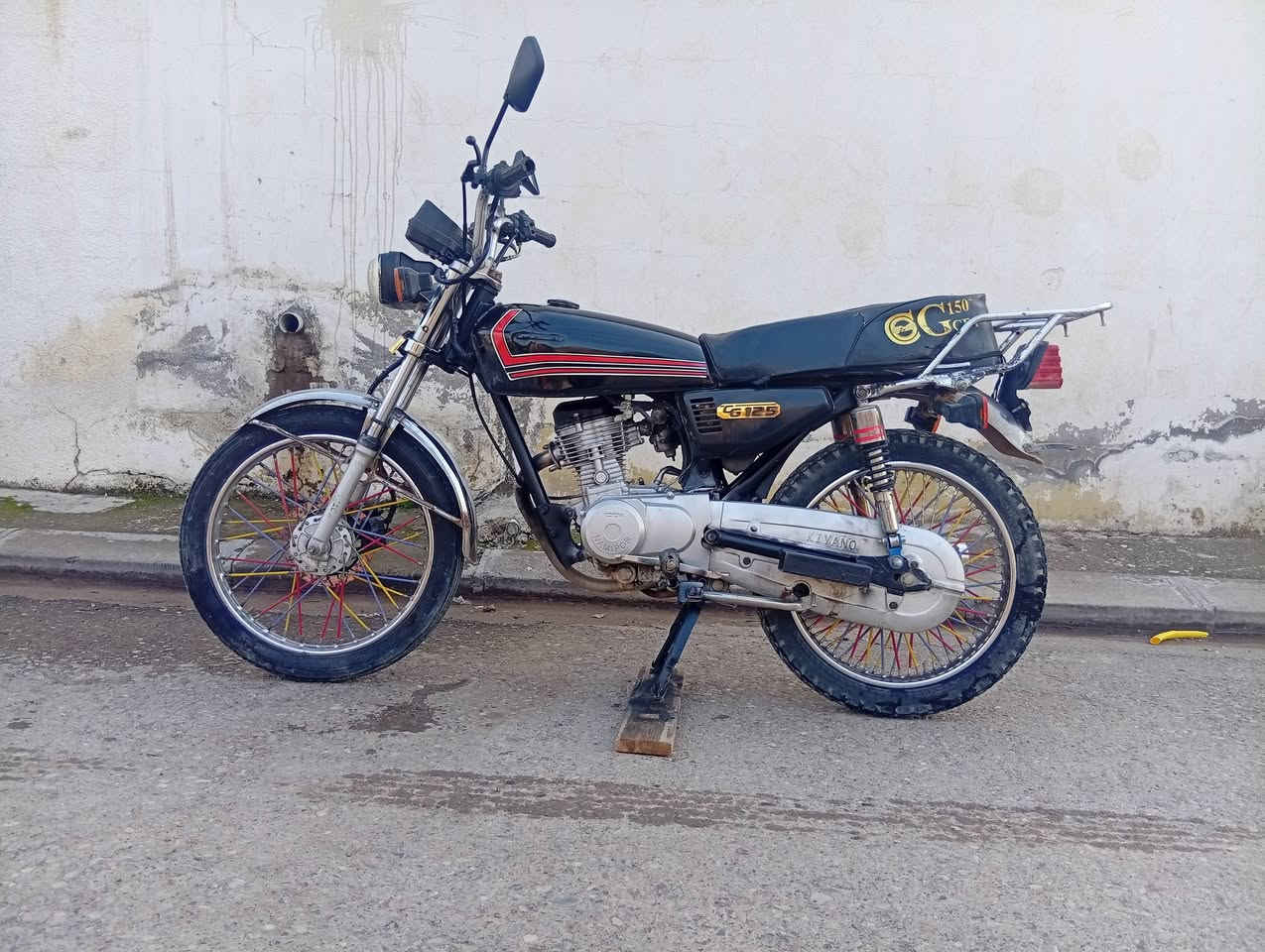 ماطور للبيع منفيس موديل 2018 سعر 250 ألف وبي مجال شراي يتصل ***********
