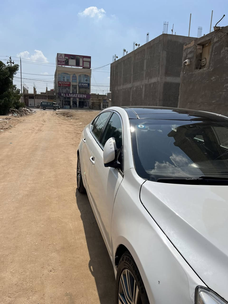 من رخصة الگروب
سيارة للبيع أو مراوس حسب القناعة 
كادنزا مُديل 2016
بيها أربع قطع بدون دواخل 
فول مواصفات واحد على واحد 
بنوروما بصمة تشغيل 
بصمة بيبان 
كشنات جلد 
تبريد خلفي 
حساسات امامية وخلفية 
رقم الهاتف ***********
العنوان كربلاء الهندية 
السعر 110وبيها مجال بسيط
