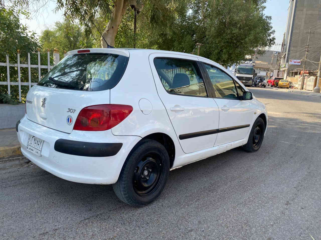 سلام عليكم بيجو فرنسي 307 موديل 2005 بيها نقص فقط جامة مثلثة وجاملغ جهه السايق مكسور الباقي كله كامل مابيه اي نقص سيارة جاهزة السعر 57 $ وبيها مجال بسيط 
للاستفسار ***********
مكاني البلديات
