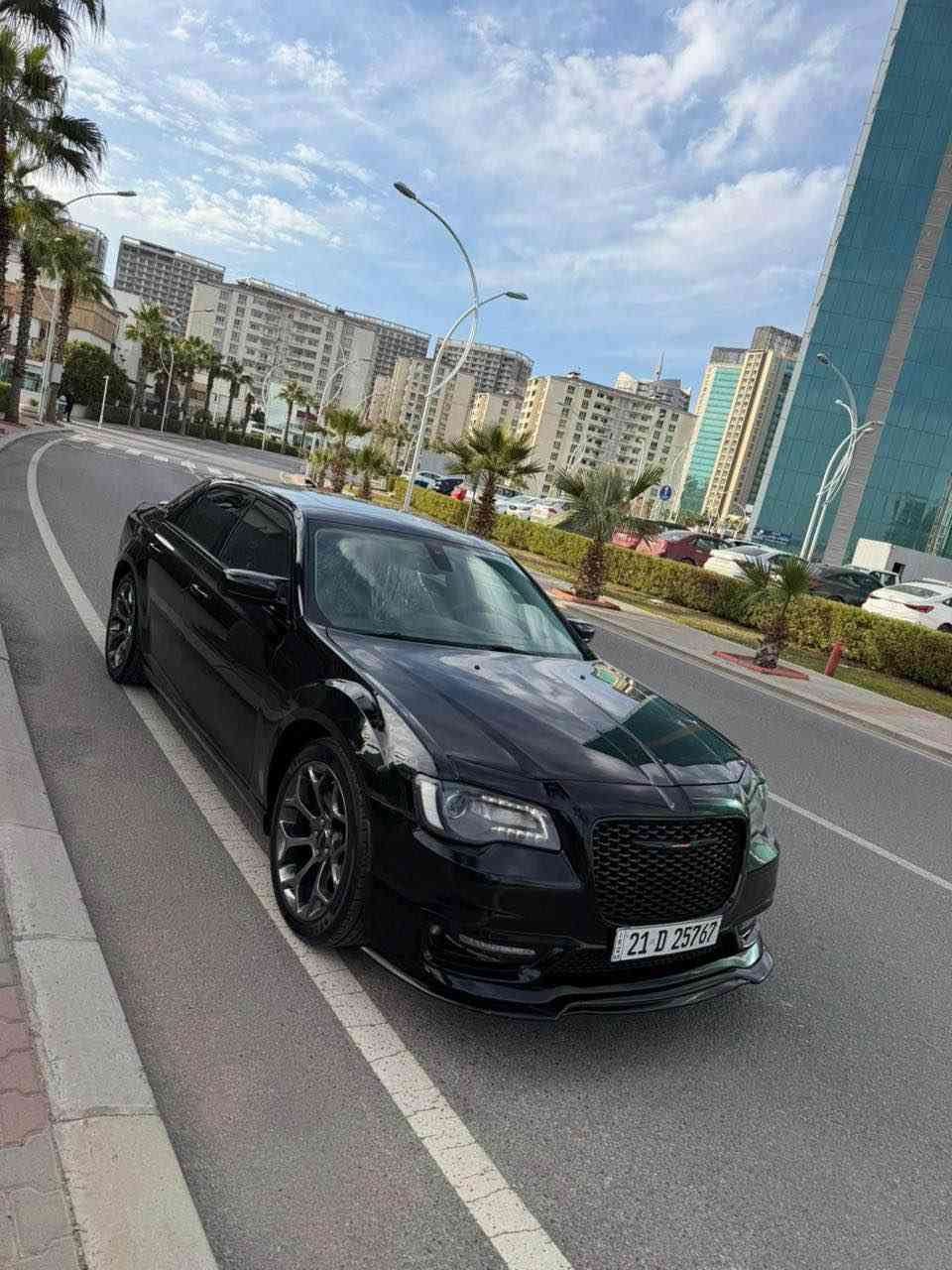 كرايسلر اوباما300C . 
الخوان فقد البيع ما ارواس 
‎ ❤️    //..ممتواجد خاصا
وينة ليدور نضافة     الون السود 
 (اقره المنشور قبل ماتخابرني و بيك خير وتدلل))

الموديل : 2016  . ( ) . 

العداد :  . ماشيه (70) .ميل
المحرك : V6  3.6L
 
المواصفات :
* الواجهة الأماميه بجم عريض 
* پانوراما . 
* نقطة عمياء . 
* حساسات امامية خلفيه .
* مصابيح امامية زنون مع LED . 
* ويل قياس 20 أنج . 
* حساسات خلفية .  
* شاشه كبيرة مع نظام ملاحة نفكيشن GPS .
* سستم صوت باز مع سماعات بريميوم  مع دمام صندوق
* مقصورة الركاب من الجلد الفاخر .  
* مقاعد أمامية كهربائية عدد 2 . 
* مقاعد أمامية وتدفئة . 
* تشغيل عن بعد .  
* تدفئة ستيرن . 
* محدد سرعة . 
* تلفون بلوتوث . 
* كاميرا خلفية .
* مرايا متحسسة للاضاءة العالية .
* كير شفتات بالستيرن . 
* دخول ذكي (بصمة) .
* اشاير بل مري
السياره بيها الچملخ السبغ البونيت كلير امريكي 
زايد الچملخ الخلفي بل العراق بيها شبرين الجيهت السكن 
 الباقي كفاله عامه    
رقم ا الجديد بأسمي تخم تايرات جديد السياره احلا من الصور 
مكانها اربيل 
السعر 208الورقه بيها مجال الطيبين 
للاستفسار *********** 
الوتساب
***********
‏***********🇮🇶 أربيل, العراق
