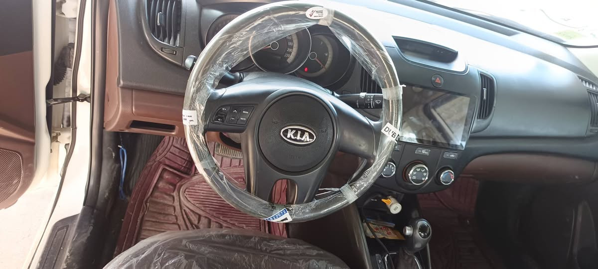 السلام عليكم
كيا سيراتو موديل 2011 
كاربون بنزين بيها رقم اربيل 
سياره جاهز فول 
السعر خاص 
***********
