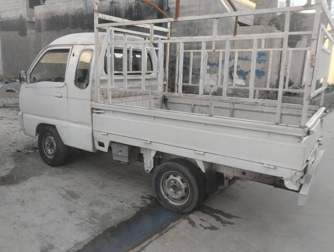 سلام عليكم مكلف بالنشر فاو للبيع 2006محرك بيه بخار كير اكسل شرط مكان سياره كركوك سعر 11بيه ***********
