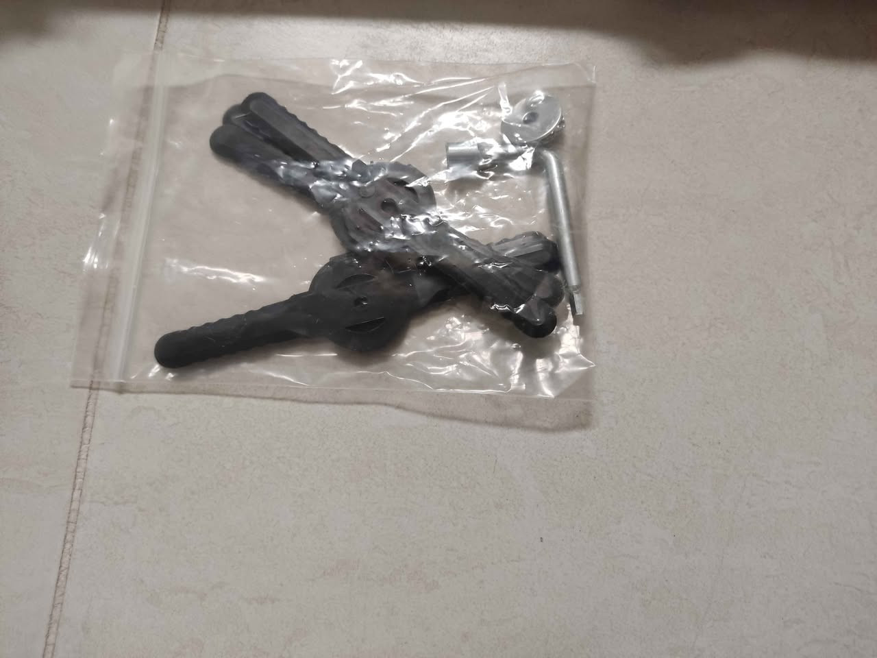 ئامێری شەحن برینی دارو درەخت و گیا دوو پاتری لەگەڵە تازەیە یەکجار بەکارهاتووە داوای 35000 دینارو موعامەلە ئەگەر موشتەریت تێل بۆ ژمارە *********** السليمانية, العراق
