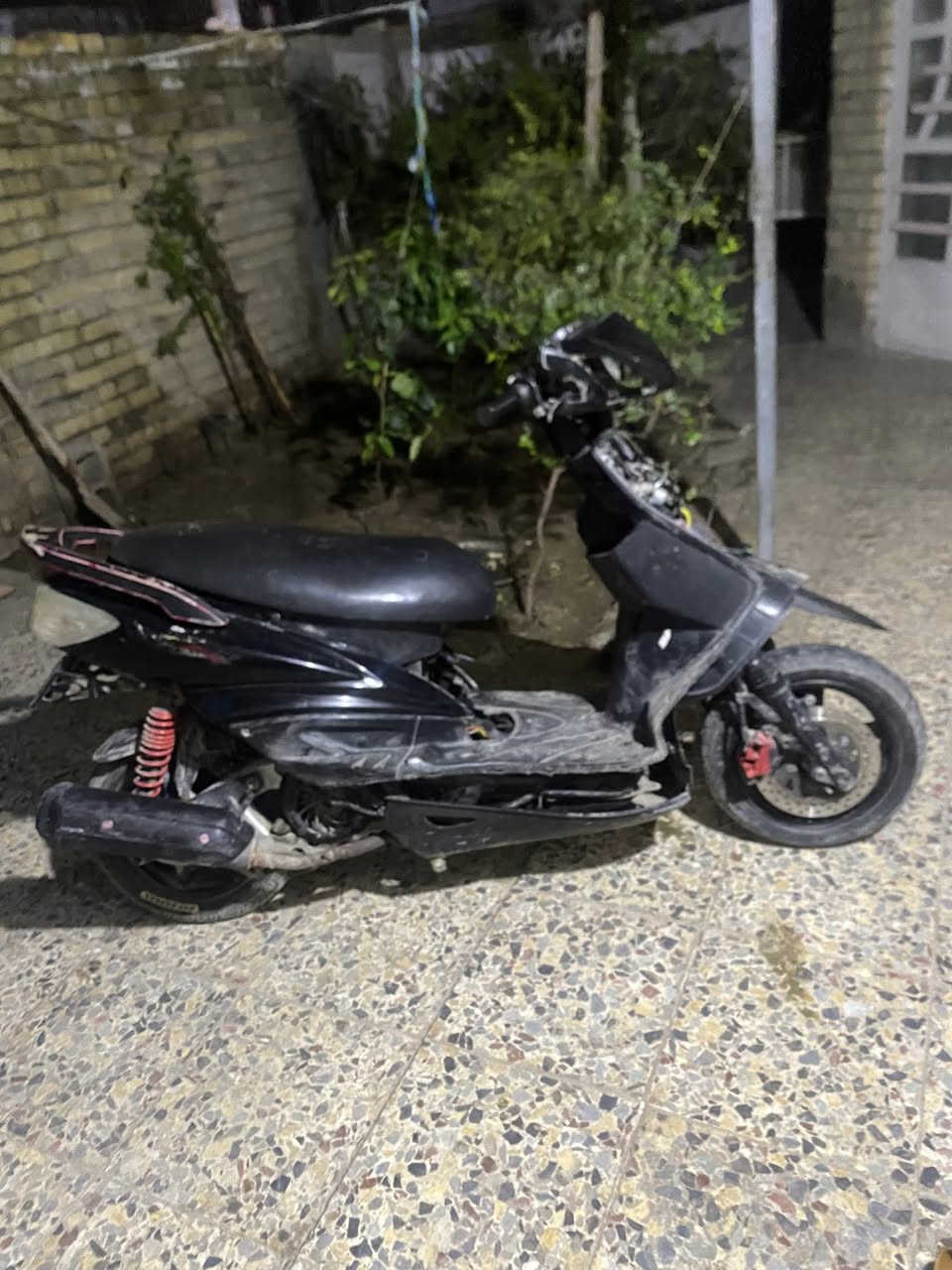 سكنس فحل للبيع دراجه بوشه 58 ونص دراجه نقصه سلف والهندر خارط دراجه كلها شغاله تجي دجيب هندر شغل وتروح  سعر ٣٥٠ وبيها مجال حك جيتك عنواني شعب الرقم *********** موجود رصيد واتساب
