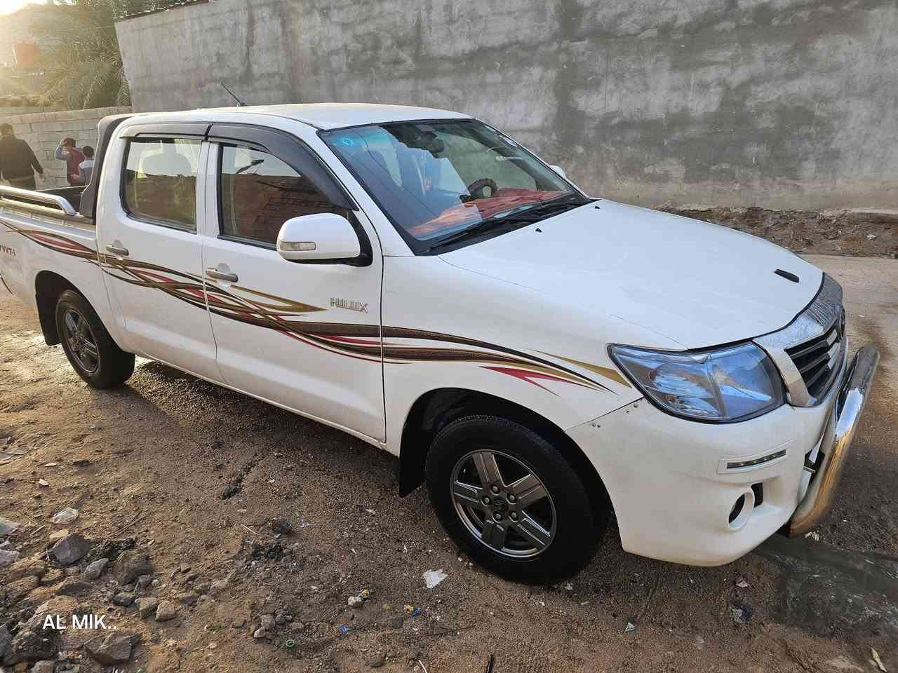 بيكم هايلوكس 2013.متجيه .متجيه ...كويتي.شاصي 19..
كير اوتماتيك ..تخم تاير حداديه كير ..مكينه.خير من الله  ..سياره بسمي.سنويه31 باقي.عل ستلام رقم انكليزي ..سياره حلوه ونضيفه سعرها 155 -وبيه مجال مكان سياره... البصره....الهارثه ***********..
