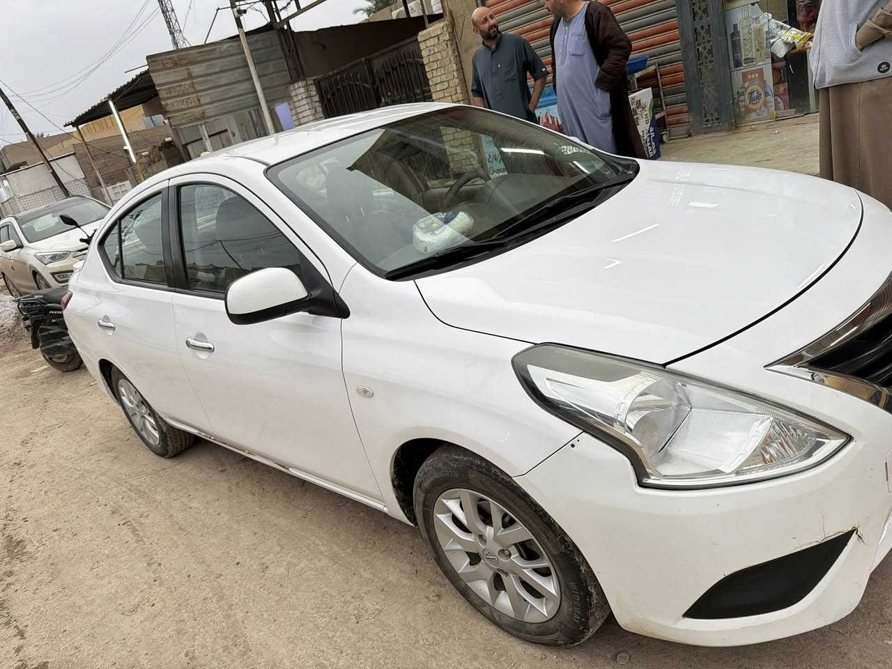 سلام عليكم ورحمه الله وبركاته
سياره سني هندي شركة بعد خمسة أشهر وتفك قسسطه ابيع صافي انطي وكلاء وسنوية 
موديل 21 بليته زركه سعر 115
العنوان ابو غريب 
(*********** )
