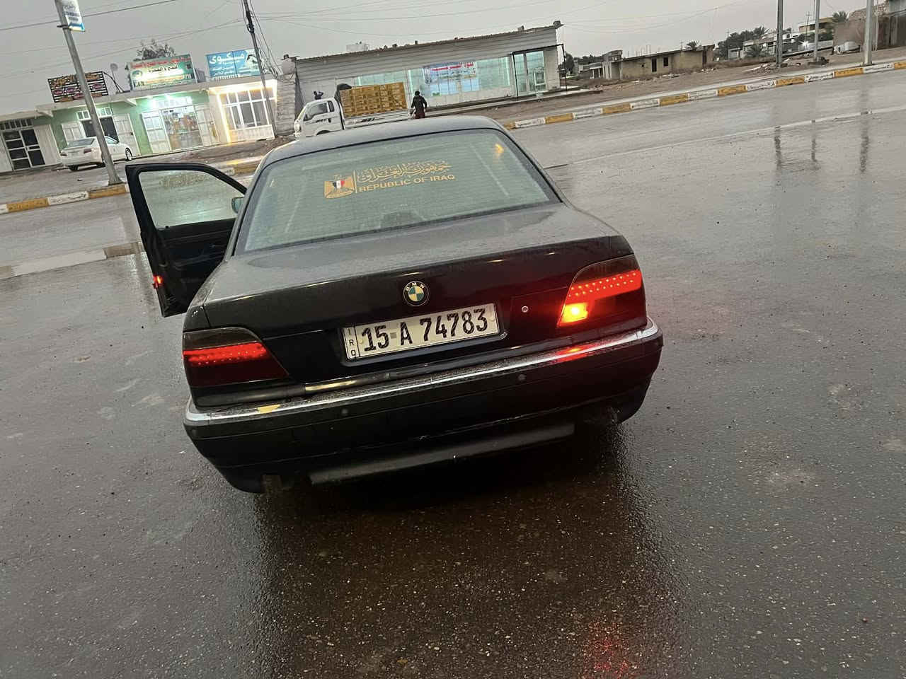 ع رقم *********** للبيع بي ام خفاش ٩٦ حجم٧٢٨ سعره ٦٥ وبيه مجال مكان السياره الرمادي
التفاصيل
محرك٦ سلندر ٢٨ بلاد بليته اصل وفصل
تبريد تدفئه
فتحه ٣ طكات
سنتر لك شغال
شاشه اندرويد
صندوك شفط
مري كهربائي
لايت ناصي زنون وسوارات متحرك الالوان
تخم تاير جديد 
صدر جديد
محرك وكير كفاله
مصبوغه جماليه جديد بعده ممبولشه
تحكم ستيرن (الشريط واكف)
سياره جاهزه من كلشي نقصه بس قفل صندوك 
كل تفاصيله شرحتهن داخله موضح بصوره فقط المقاعد الاماميه يرادلهن ادامه سياره بلاديه شراي اتصل وميكون خاطرك اله طيب
