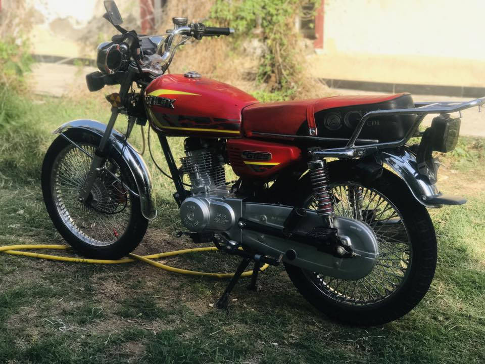 تايكر مديل 24 اوراق محرك مكفول برغي مامفتوح بي الدراجه خير من الله كلشي ماعايزه مكاني ديوانيه السعر 650 وبيهة مجال بصيط *********** اتصل وشلع عيوني
