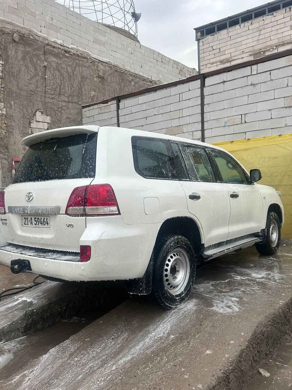 سلام عليكم 
لاندكروز 2009 GXR 
مكينه V6 
كير عادي
بصمهه تشغيل والابواب 
حساسات تحكمات مري 
تبريد ثلج 
ماشيه 211 الف حقيقي 
اطارات حاله جيده 
عده كامله طفايه حريق 
رقم سليمانيه بأسمي مشروع وطني 
رقم انكليزي دولي 
سياره مكفوله كفاله عامه 
مكينه وكير برغي ممفتوح بيها 
سياره جديده مفكوله من الصبغ والبارد 
السعر 265 ورقه وبيها مجال للطيبين 
مكاني نجف ***********
