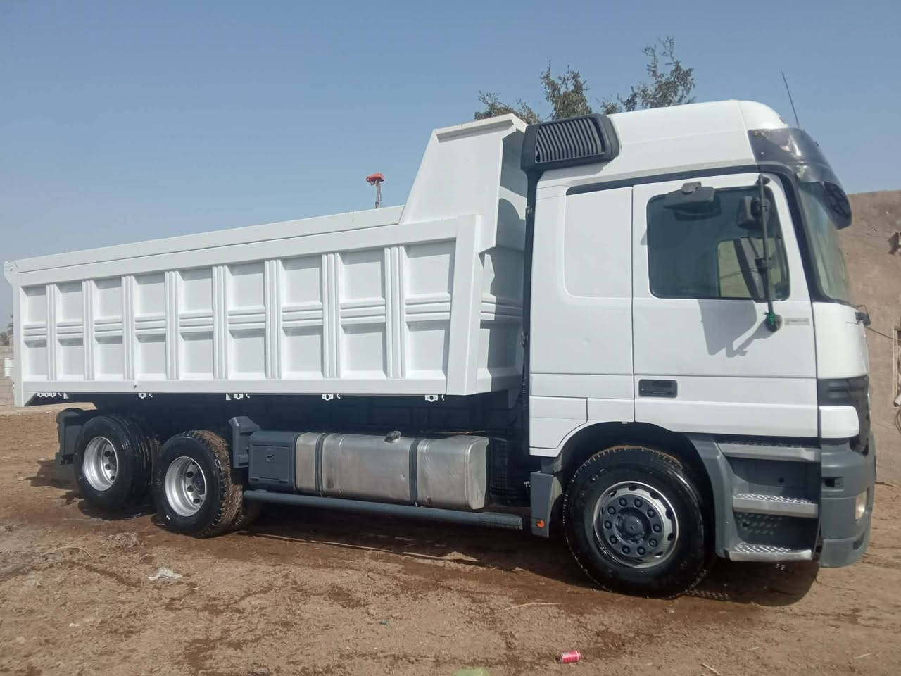 السلام عليكم اكتروس شمعه موديل 2002 رقم ديالى باسمي الشاصي 25 والمكينه 43 بدي جديد تفصال يم صباح  ما محمل بيه ولا درب السيارة مكفوله كفاله عامه حداديه جديده الرقم***********
