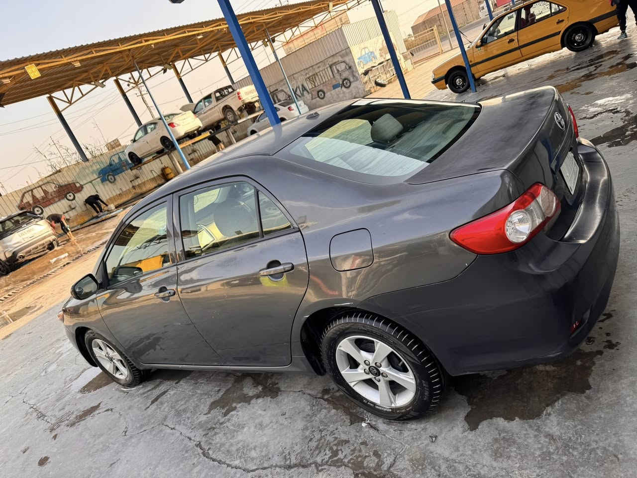 ‏سلام عليكم كورلا موديل 2009 سيارة جاهزة كل شيء شوية جراد تبريد  شغال طخم تاير باتري جديد سيارة باسمي تحويل ثانية يوم سيارة وارد أمريكي الحادث جاملغ الأمامي والباب الصدر صدر جديد سيارة عارضهه 85$ وبيها مجال بسيط مراوس السيارة سبع راكب 
***********محمد

