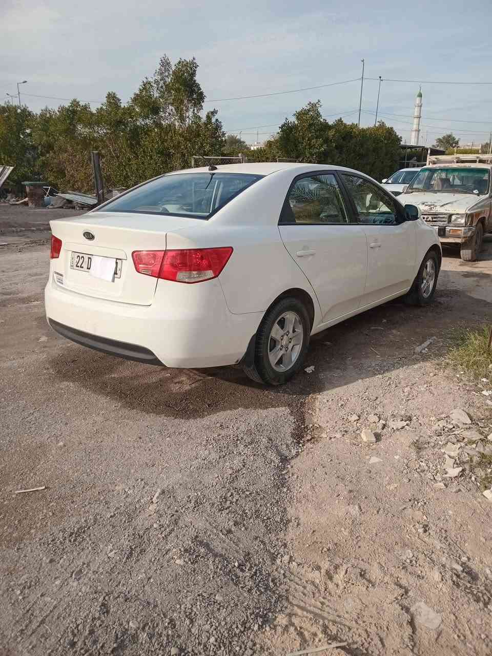 السلام عليكم للبيع سيراتو موديل ٢٠٠٩رقم أربيل انكليزي بأسمي سنوية لل ٢٠٢٩ محرك وكير بحالة جيدة بيهةطخة بسيطة بالأمام بدون تبديل السعر ٩٣$ وبيهة مجال/***********/مكان السيارة بغداد
