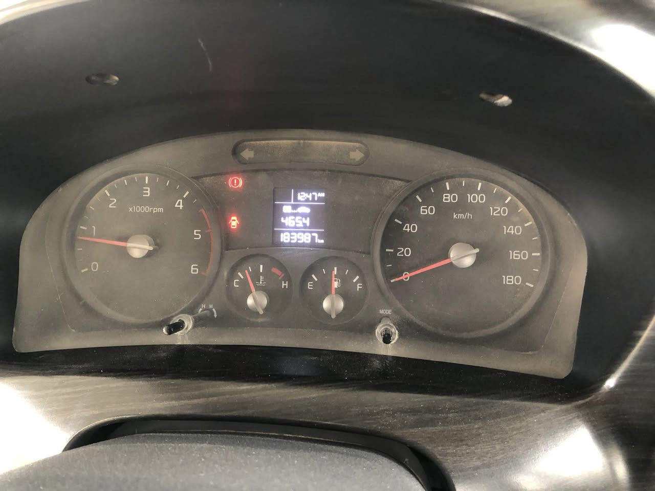 للبيع موديل 18
سنوية ل نهاية 2030 
مكاني واسط الحفرية 
السيارة مال بيت مماشية قليل
اي استفسار اتصل ***********
