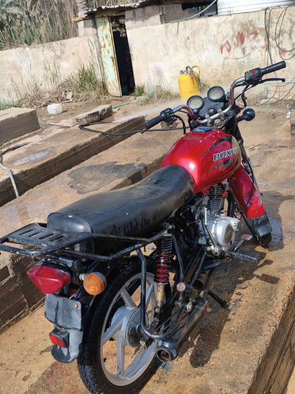 دراجه بوكسر موديل عشرين كلك نظيفه السعر 500 العنوان كربلاء الحسينيه العطيشي رقم  ***********
