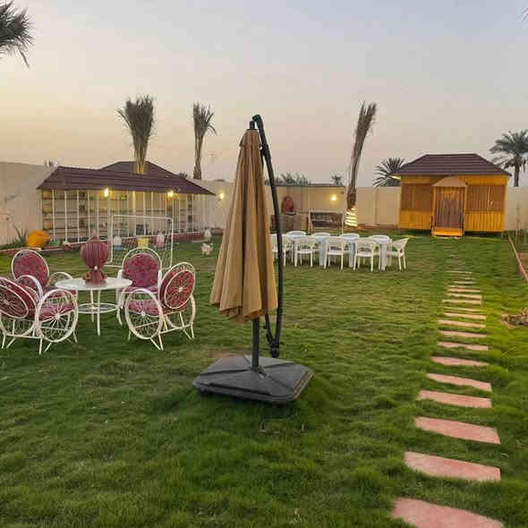 توجد مزرعتين مزرعه نونه ومزرعه بطه متكامله من جميع النواحي مسبح مغلاق عرض ٥ ونزال ١٥ حار بارد جلسه خارجيه العب اطفال وكبار للاستفسار ***********
