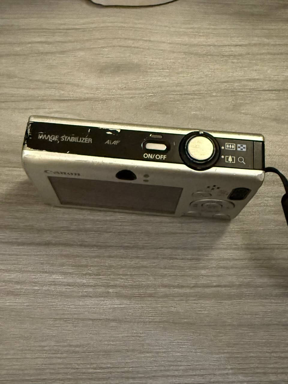 Canon powershot SD1100 IS📸
Used condition: scratches and battery door has missing parts 

Comes with everything: battery, sd card, battery charger

Works like new

Message or comment for questions


**إذا كنت صاحب هذا الإعلان وتريد حذفه لأي سبب، رجاءا أرسل رسالة إلى الدعم الفني**