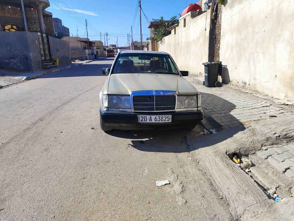 سياره مارسيدس مديل 91 مكينه وكير ثنين ونص بل كارتون حداديه جديده تخم تير جديد رقم نكليزي السنويه لغايه 29 مكان السياره البصره قضاء المدينه السياره مكفوله من الضربه قواعد الدبل سليمات ومكفولات السعر 38وبيهه مجال شراي يتصل *********** المدينة, البصرة
