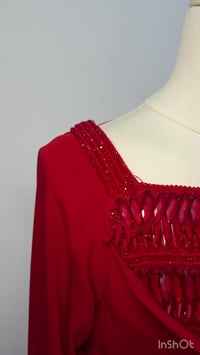 فستان • مقاس ٤٠-٤٢ • مرة وحدة