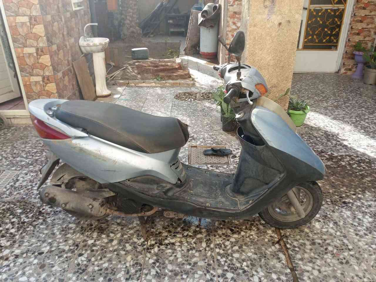 سلام عليكم دراجه بريز شغاله سلف هندر كهربائيات كامله شلعه ومعدل محرك ناعم كله جديد الدراجه خير من الله المكان اليرموك اربع شوارع السعر ٤٥٠ *********** بغداد, العراق
