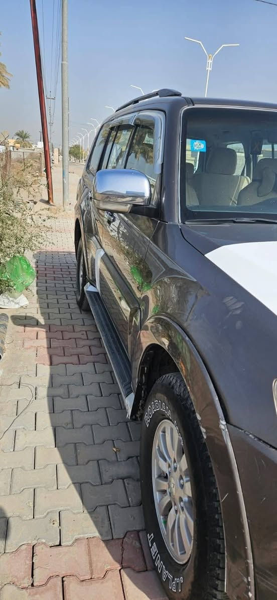 السلام عليكم ورحمة الله وبركاته باجيرو خليجي موديل ١٠ بغداد رقم دولي محرك ٣٥٠٠ مكفوله من الضربه والصبغ الشراي يتصل واني حاضر السعر ١٣٠ وبيها مجال حك الجيه ت ***********
