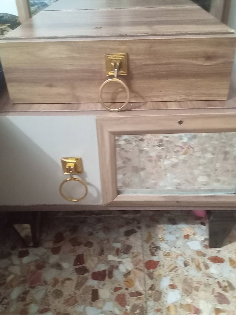 تخت لبيع مع ميوزه اثنين السعر ٤٠ وبي مجال الديوانيه شارع ٣٠ يم جامع زين


**إذا كنت صاحب هذا الإعلان وتريد حذفه لأي سبب، رجاءا أرسل رسالة إلى الدعم الفني**
