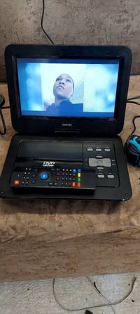 شاشه + تي ذي بوكس شحن للبيع سعر ٦٠ الف 07703363465 موجود توصيل