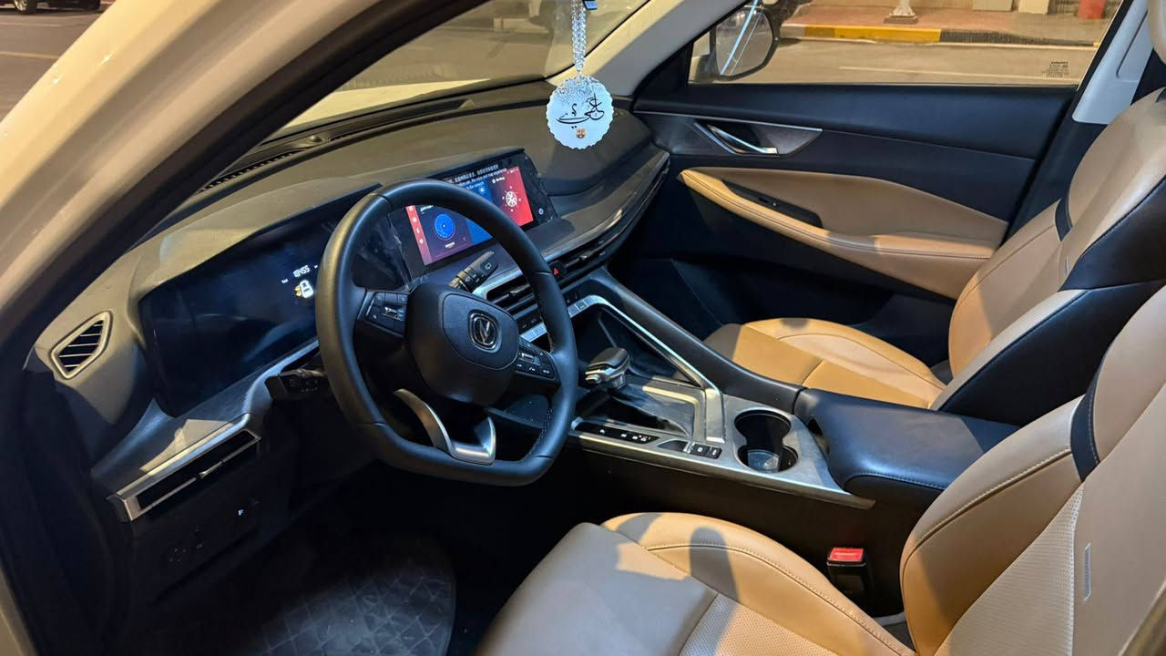 تشانجان Csplus 35 موديل 24 ماشيه 18 سياره باسمي حره وهواي مواصفات بيها رقمي للتواصل ***********
