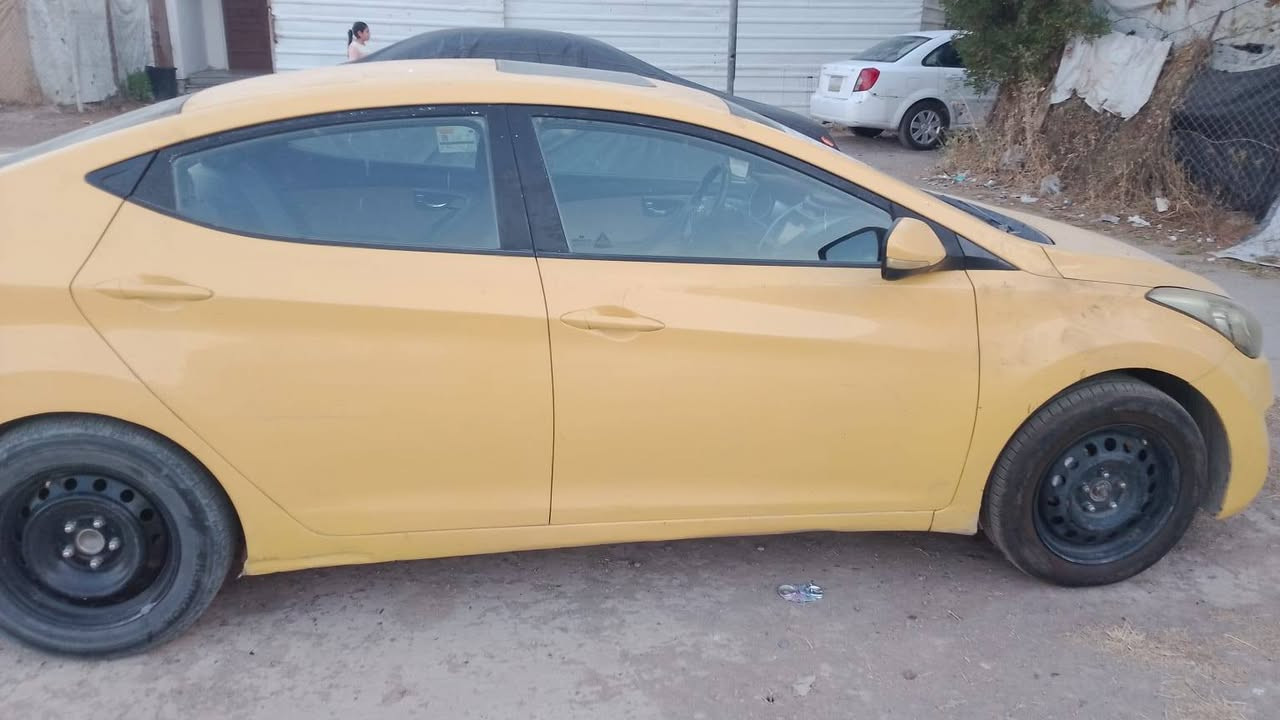السلام عليكم 
النترا خليجي 13بغداد انكليزي 
كير مكينه تبريد جديد تخم تاير صدر جديد
السعر 95وبي مجال 
مصفره خط وبحث وغرامات 
رقم صاحب السياره ***********
