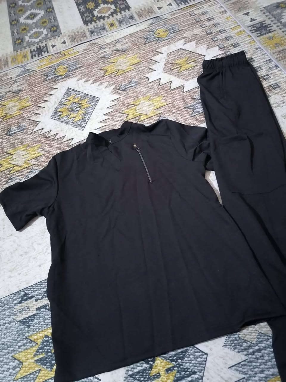 السلام عليكم
سكراب لون اسود ونيلي قياس L جديد 
نعال طبي قياس 41 جديد 
للبيع 
مكان بغداد 
***********
