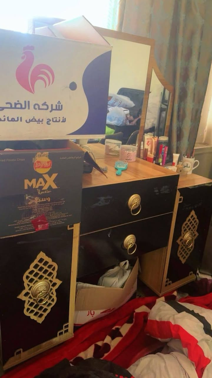 غرفه نوم تركيا نضيفه جدا سعر 425الف عنوان بغداد الحريه رقم بي وتساب فقط ***********
