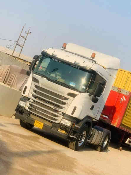 سلام عليكم سياره لبيع سكانيا راس تريله مكينه 420 كير 1000 راجز موديل 2007 بسم شريكه تخم تاير السعر 130 العنوان بصره الزبير *********** /***********
