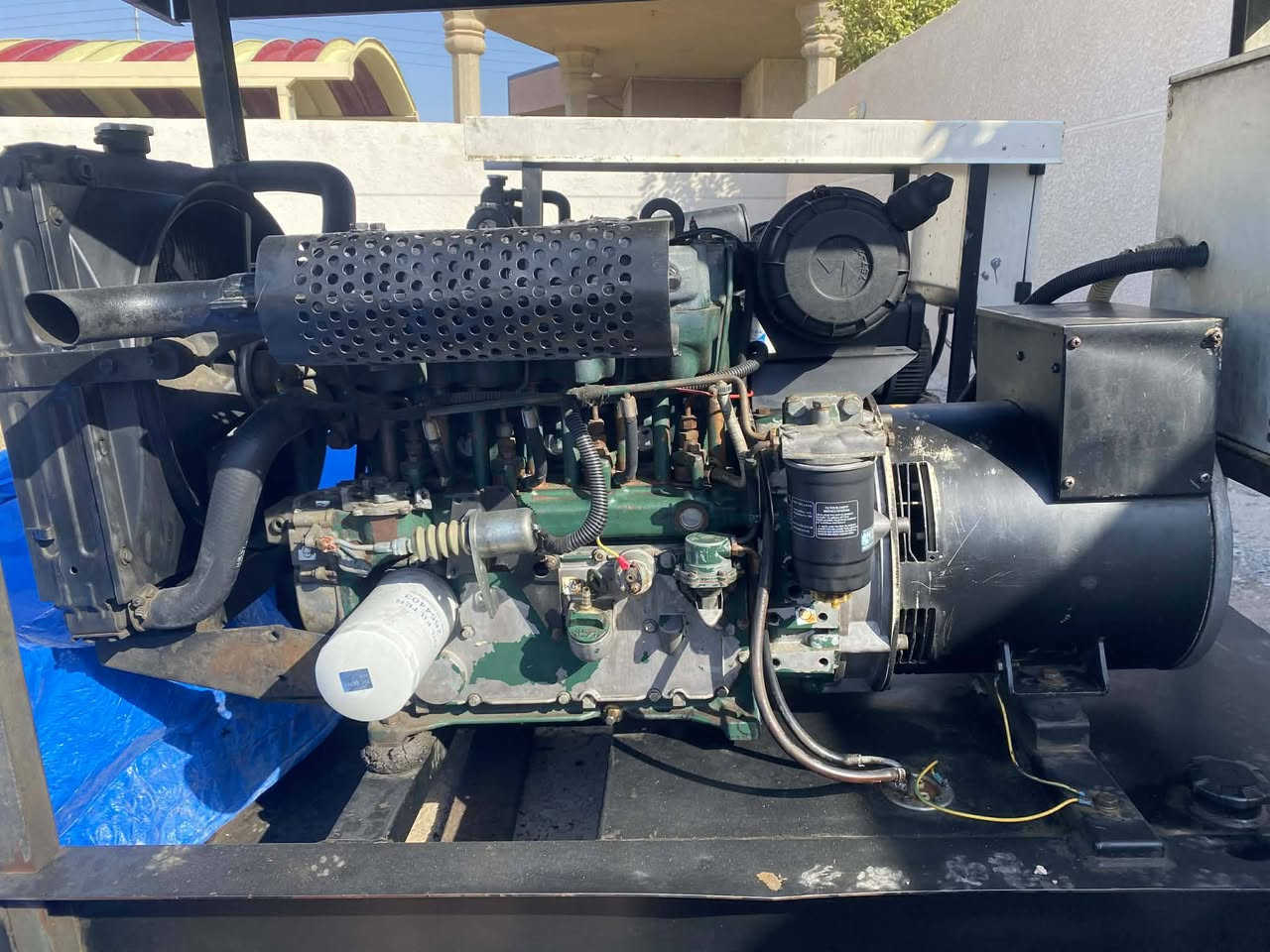 سلام عليكم عندي مولدة الستر بتر 4بستم 17او نص كيفي مولدة نضيفة كلش مامشتغلة شي قليل رايدهة اب 25او بيها مجال بسيط 
العنوان بغداد 
تواصل علة هاذا رقم ***********
