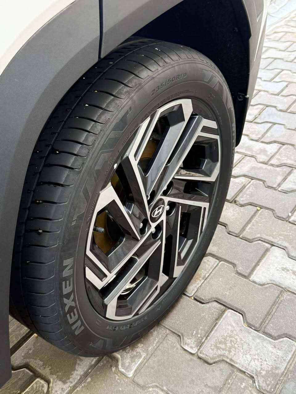 السلام عليكم توسان للبيع
ماشية 17 الف موديل 25 توكلر مكفولة رقم بغداد. مكاني الديوانية

للتواصل ***********
