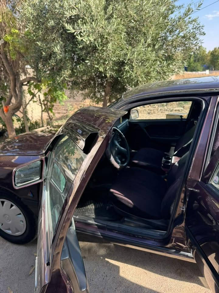 فكترا 1993سقف وجاملغات خلفي بخ اثر تقحيل بيها طخه صفحه وره سايق فوك تاير خلفي جامت كهرباي سليت ABS قفل مركزي شركه ينسد جامت اثاء قفل سياره حجم 18/طخم تيرات جديد وباتري جديد /***********
