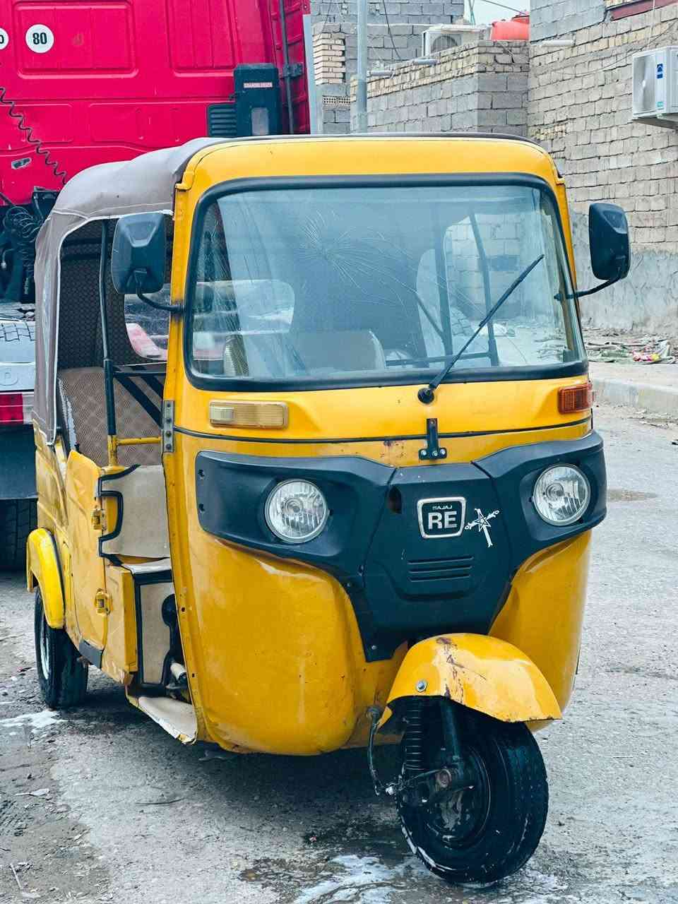 السلام عليكم تكتك واحد وعشرين البيع رقم وسنويه بيه ضربه منفحه البانزين وبيه خياسات قليع تكتك مفتوحه السعر 6500 وبيه مجال قليل حكجيه الاستفسار عله هاذ الرقم ***********،،📞
