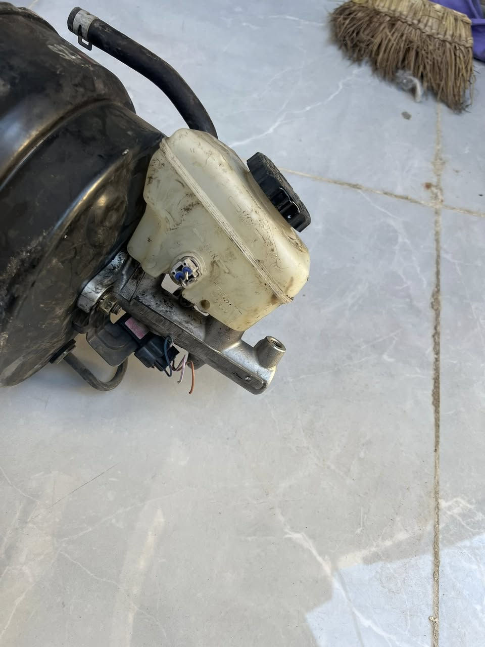 بريشر وعنبار ملكه شراط حاويه 
لبيع مكاني النجف شارع مدينه شراي تصال ع 
رقم ***********
