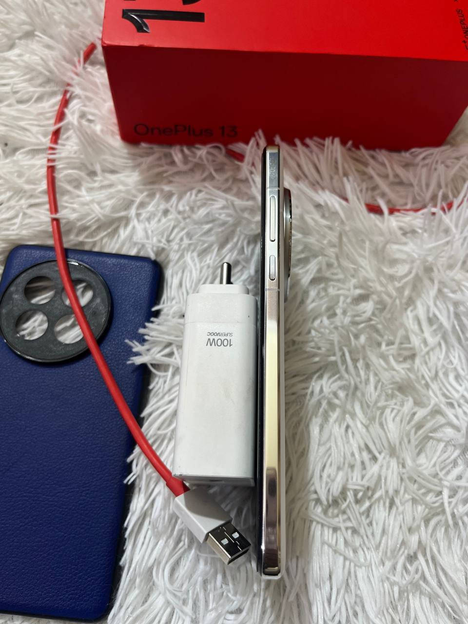 السلام عليكم
شبابنة الغالين
للبيع one plus 13 
النسخة العالمية لون الابيض 
ذاكرة 512/16 دبل سيمكارت +esim
نظافة100/
🔋 بطارية 99
كامل ملحقات (السعر 830 قفل قفل سعر ثابت) مكاني بغداد (منطقة الامين )واتواجد (مشتل)
للتواصل خاص او الاتصال *********** بغداد, العراق
