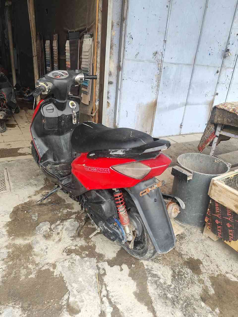 السلام عليكم دراجه سكنس نثيه للبيع دراجه شغاله السعر 300و بيها مجال
المكان شعب شارع الصحه 
***********
