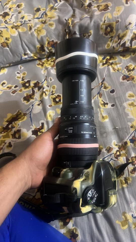 سلام عليكم كامره نيكون للبيع مستعجل والله  (7500 )نيكون عنواني كربلاء طويريج هذا رقمي ***********
