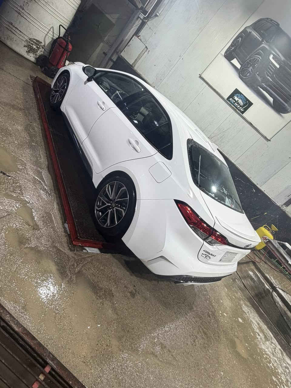 � تويوتا كورولا 2022 – SE سبورت
✔️ ماشيه: 9,000 كم فقط
✔️ محرك 2.0 لتر – 4 سلندر
✔️ قوة 169 حصان
✔️ قير CVT أوتوماتيك
✔️ دفع أمامي اقتصادي

✨ مواصفات:

 • شاشة لمس + Apple CarPlay
 • كاميرا خلفية
 • حساسات
 • جنوط سبور
 • مصابيح LED
 • تشغيل بصمة
 • مثبت سرعة
 • تحكم ستيرن

السعر 140 ورقه 
الاستفسار ***********
                 ***********
