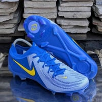 ملابس • قياس ٤٢ • حديث