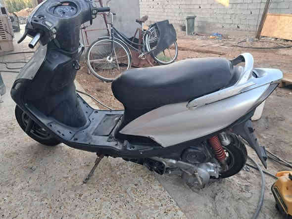 السلام عليكم دراجه ماكس ١٤٠ نظيف تايرات جدد كهربائيات شغاله حلوه نقص بس باتري سعر ٣٢٥  وبيه مجال مكاني محموديه رقم***********
